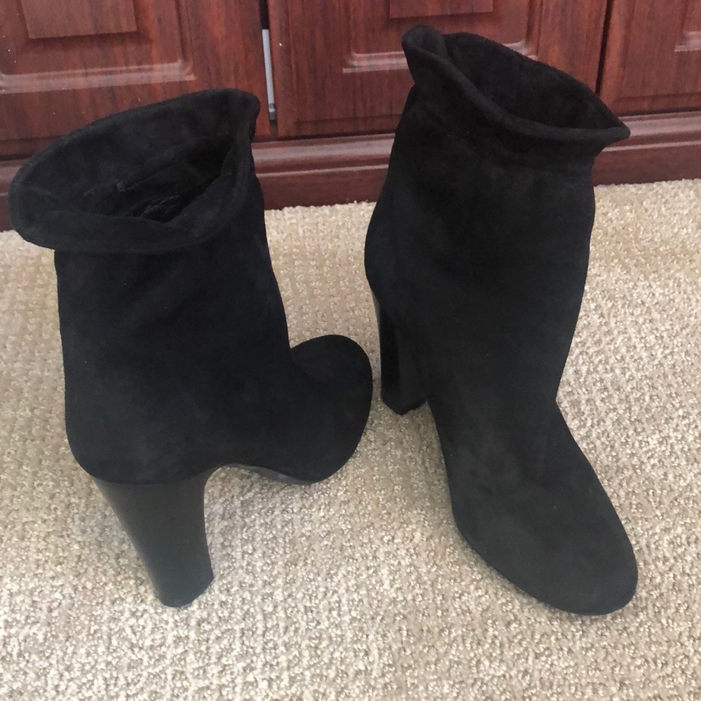 Gorgeous DKNY suede paper bag mid calf black boots